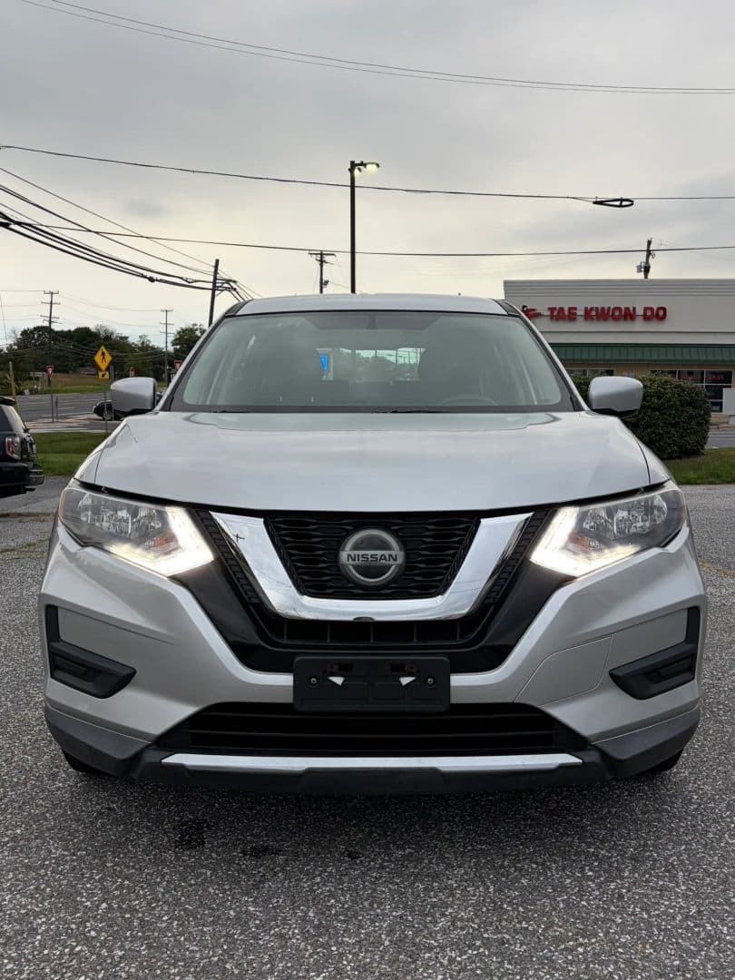 2018 Nissan Rogue Stock #546762 — photo 1 of 32