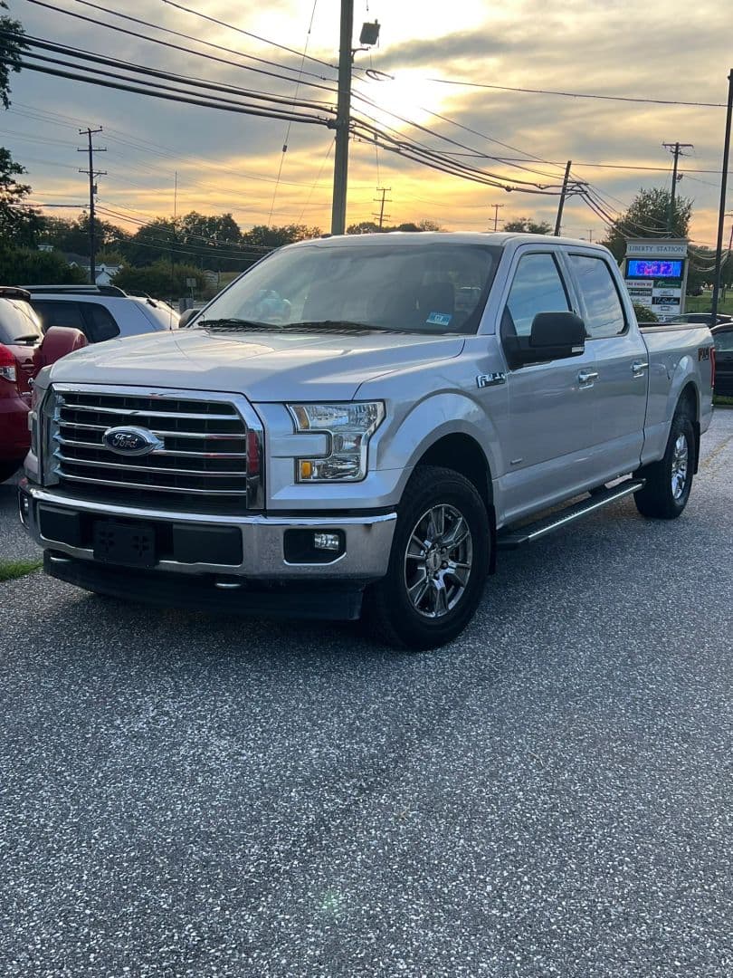 2017 Ford F150 SuperCrew Cab Stock #C76833 — photo 1 of 36