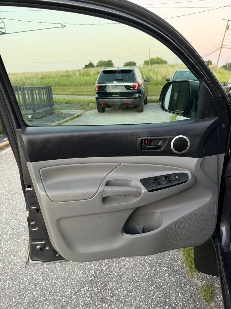 2013 Toyota Tacoma Double Cab Stock #017284 — photo 12 of 18