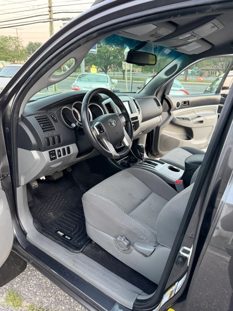 2013 Toyota Tacoma Double Cab Stock #017284 — photo 10 of 18