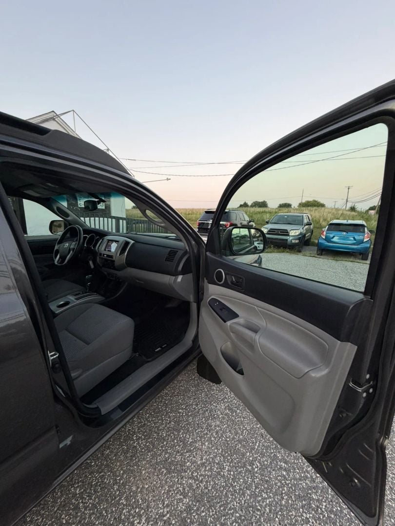 2013 Toyota Tacoma Double Cab Stock #017284 — photo 16 of 18