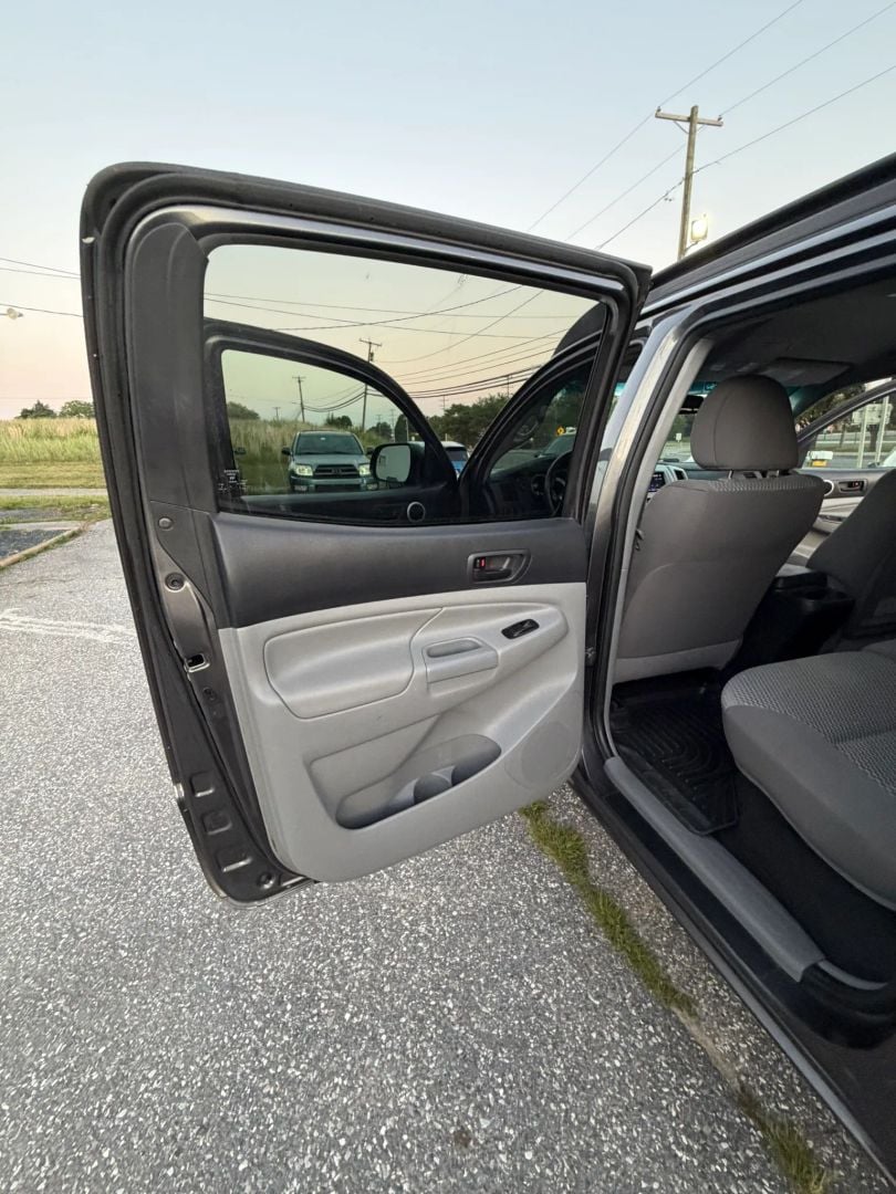 2013 Toyota Tacoma Double Cab Stock #017284 — photo 17 of 18