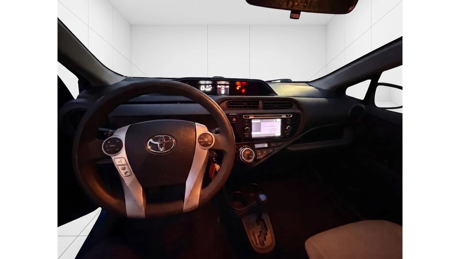 2015 Toyota Prius c Stock #102774 — photo 7 of 9