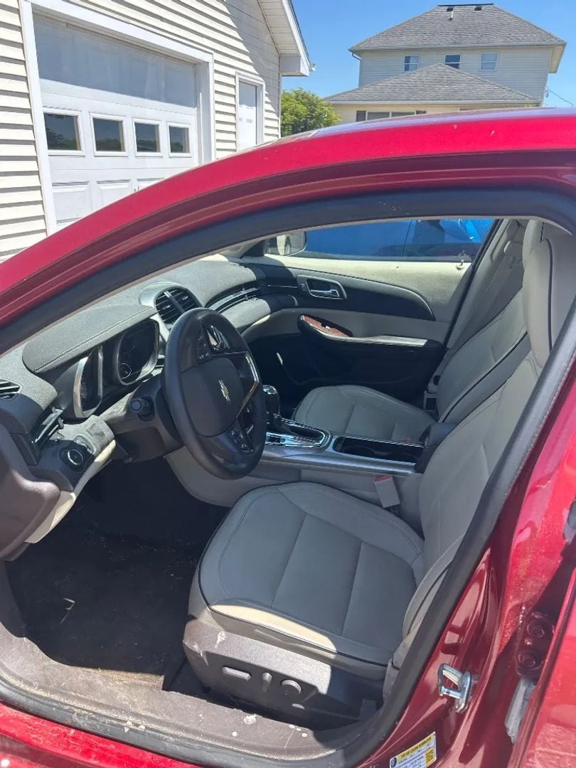 2013 Chevrolet Malibu Stock #344839 — photo 2 of 4