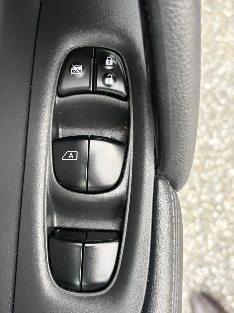 2018 Nissan Rogue Stock #546762 — photo 24 of 32