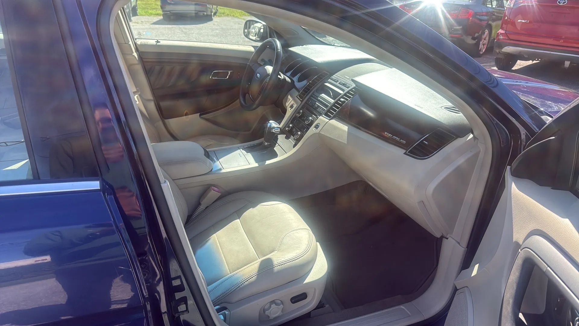 2011 Ford Taurus Stock #162839 — photo 6 of 13