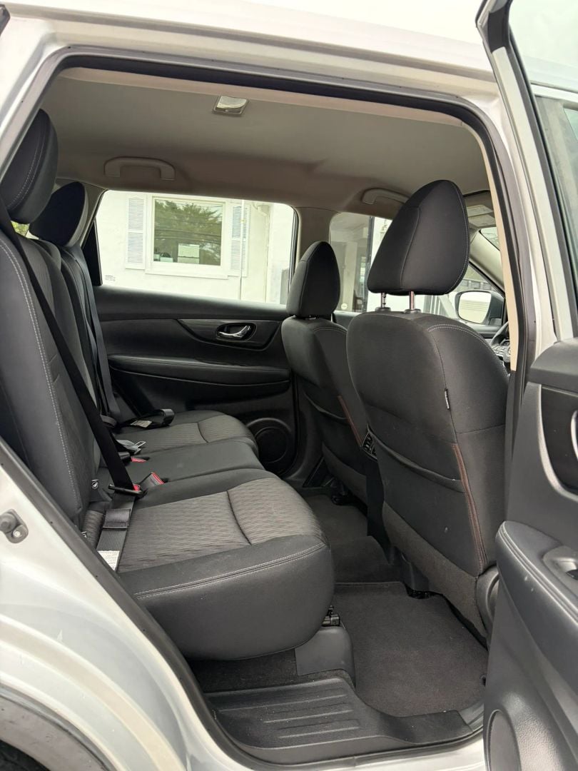 2018 Nissan Rogue Stock #546762 — photo 12 of 32