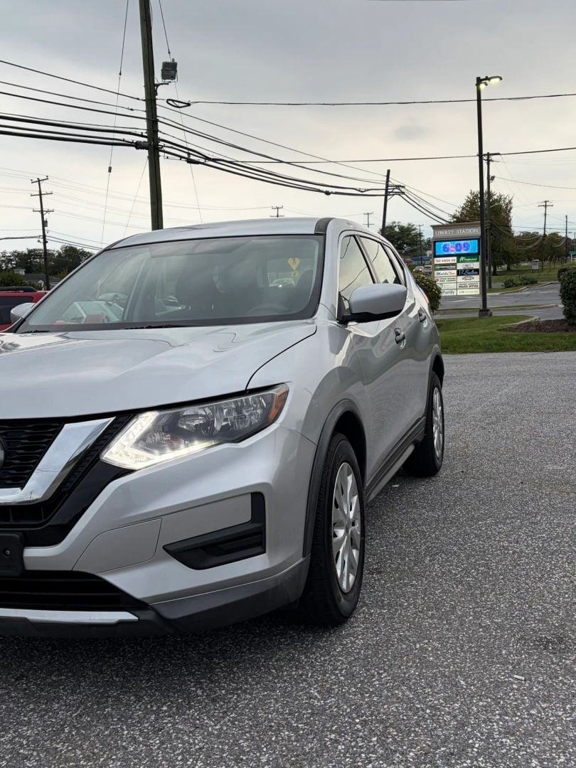 2018 Nissan Rogue Stock #546762 — photo 3 of 32