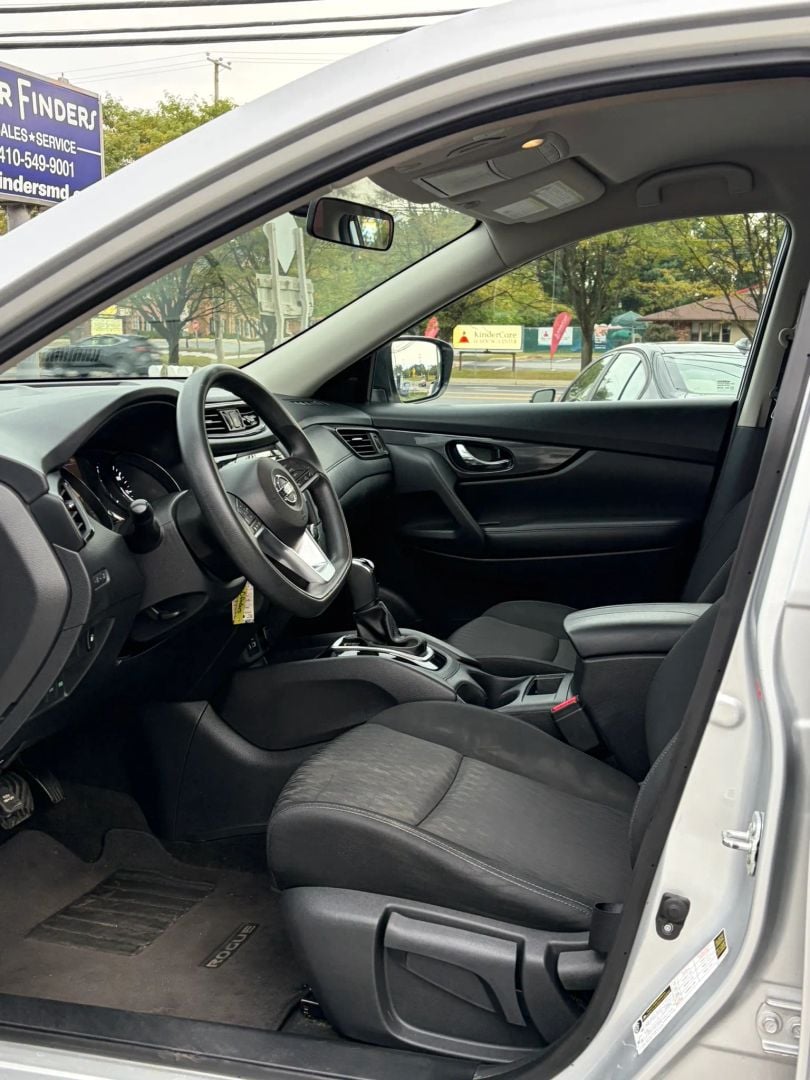 2018 Nissan Rogue Stock #546762 — photo 10 of 32