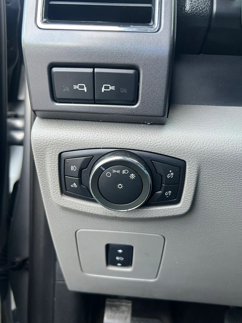 2017 Ford F150 SuperCrew Cab Stock #C76833 — photo 14 of 36