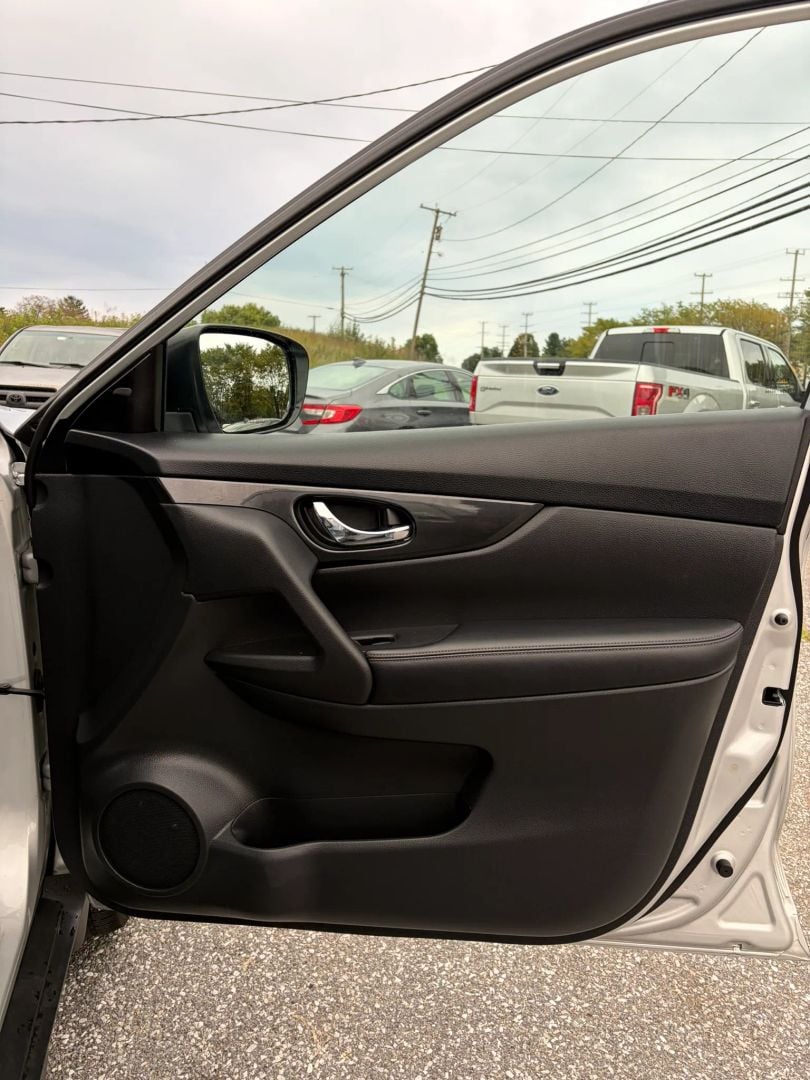 2018 Nissan Rogue Stock #546762 — photo 15 of 32