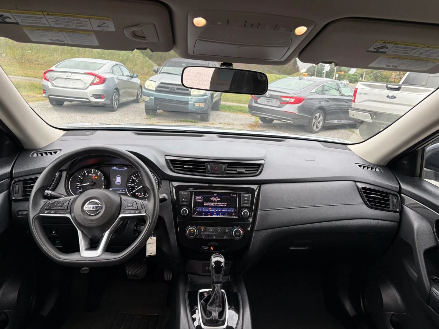 2018 Nissan Rogue Stock #546762 — photo 18 of 32