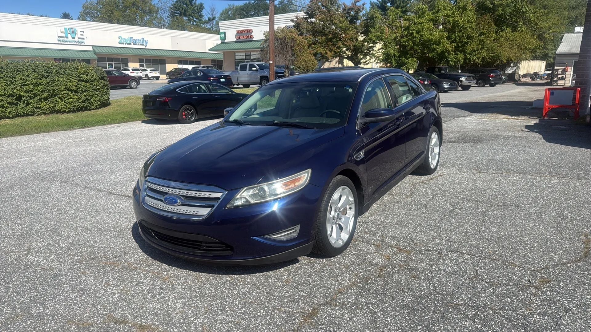 2011 Ford Taurus Stock #162839 — photo 2 of 13