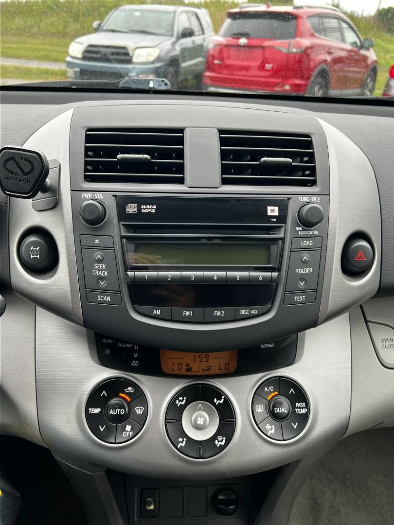 2007 Toyota RAV4 Stock #029480 — photo 18 of 25