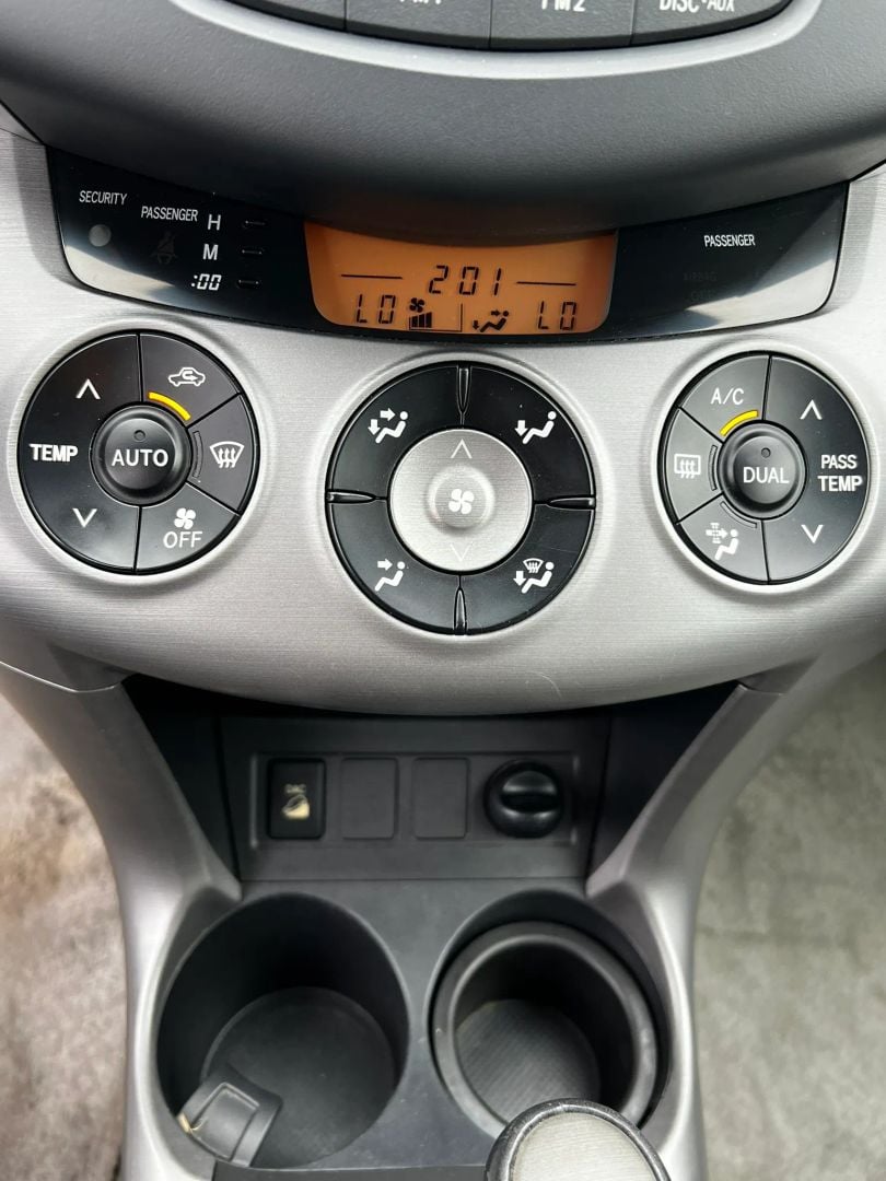 2007 Toyota RAV4 Stock #029480 — photo 23 of 25