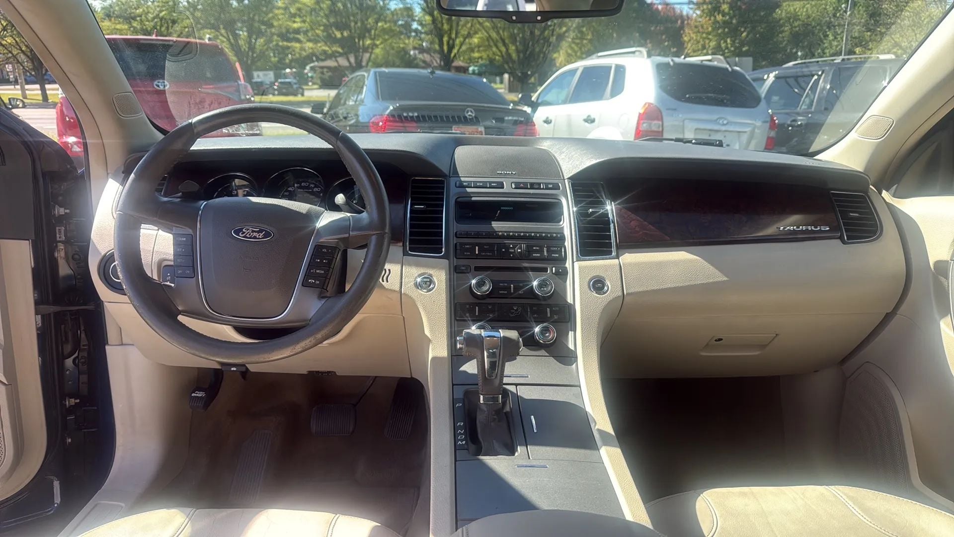 2011 Ford Taurus Stock #162839 — photo 5 of 13