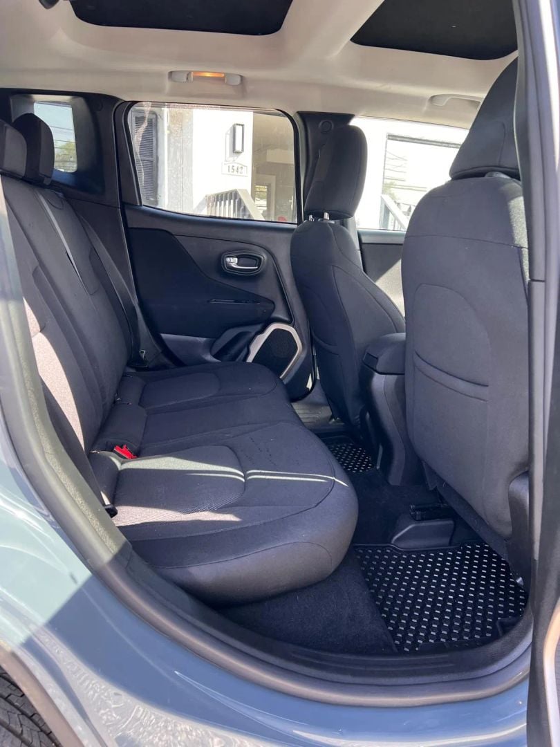 2017 Jeep Renegade Stock #G13466 — photo 13 of 16
