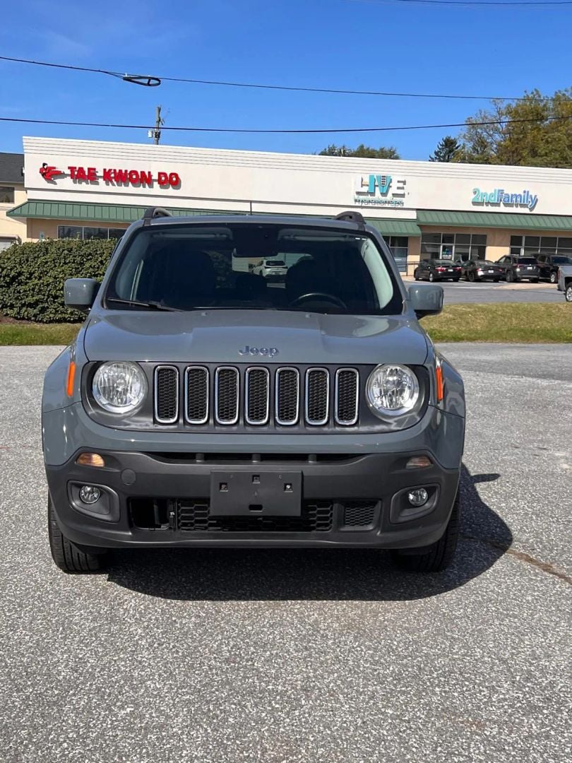 2017 Jeep Renegade Stock #G13466 — photo 2 of 16