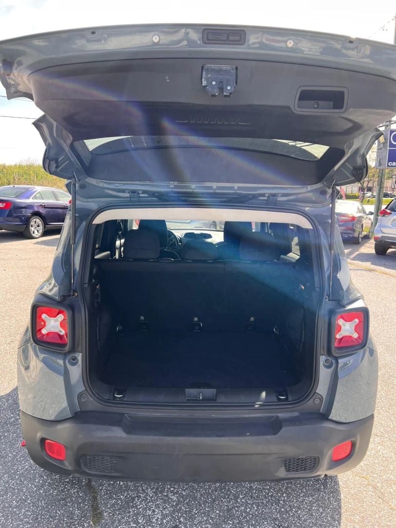 2017 Jeep Renegade Stock #G13466 — photo 15 of 16
