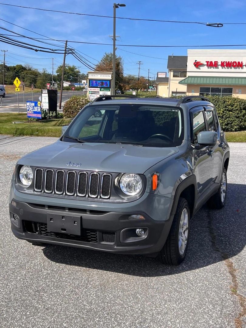 2017 Jeep Renegade Stock #G13466 — photo 5 of 16