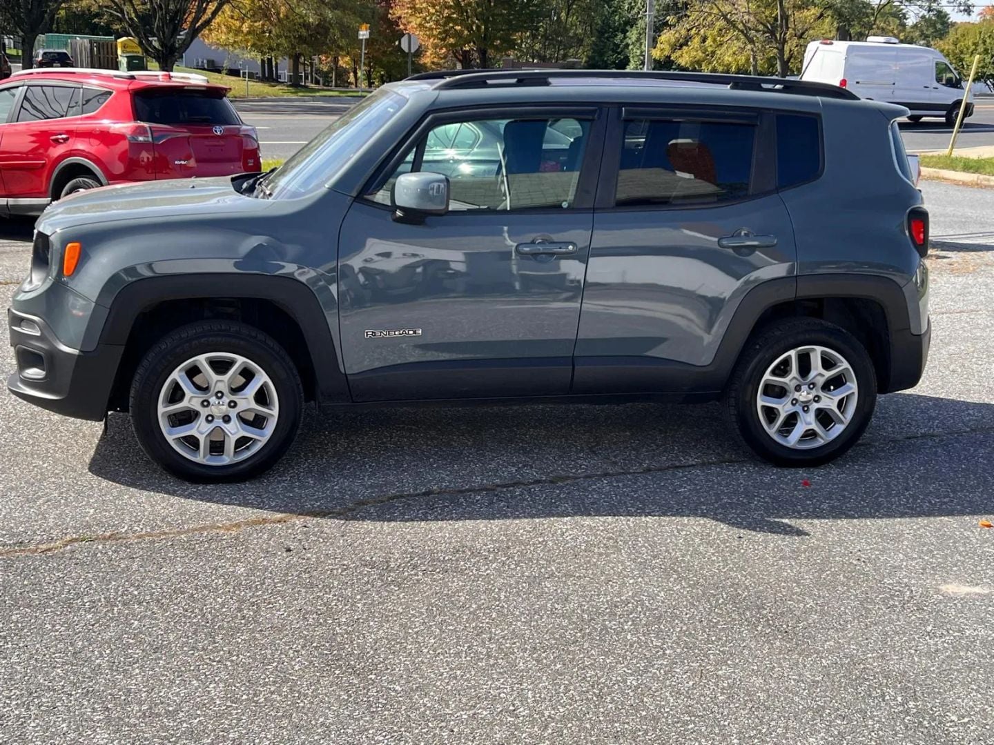 2017 Jeep Renegade Stock #G13466 — photo 4 of 16